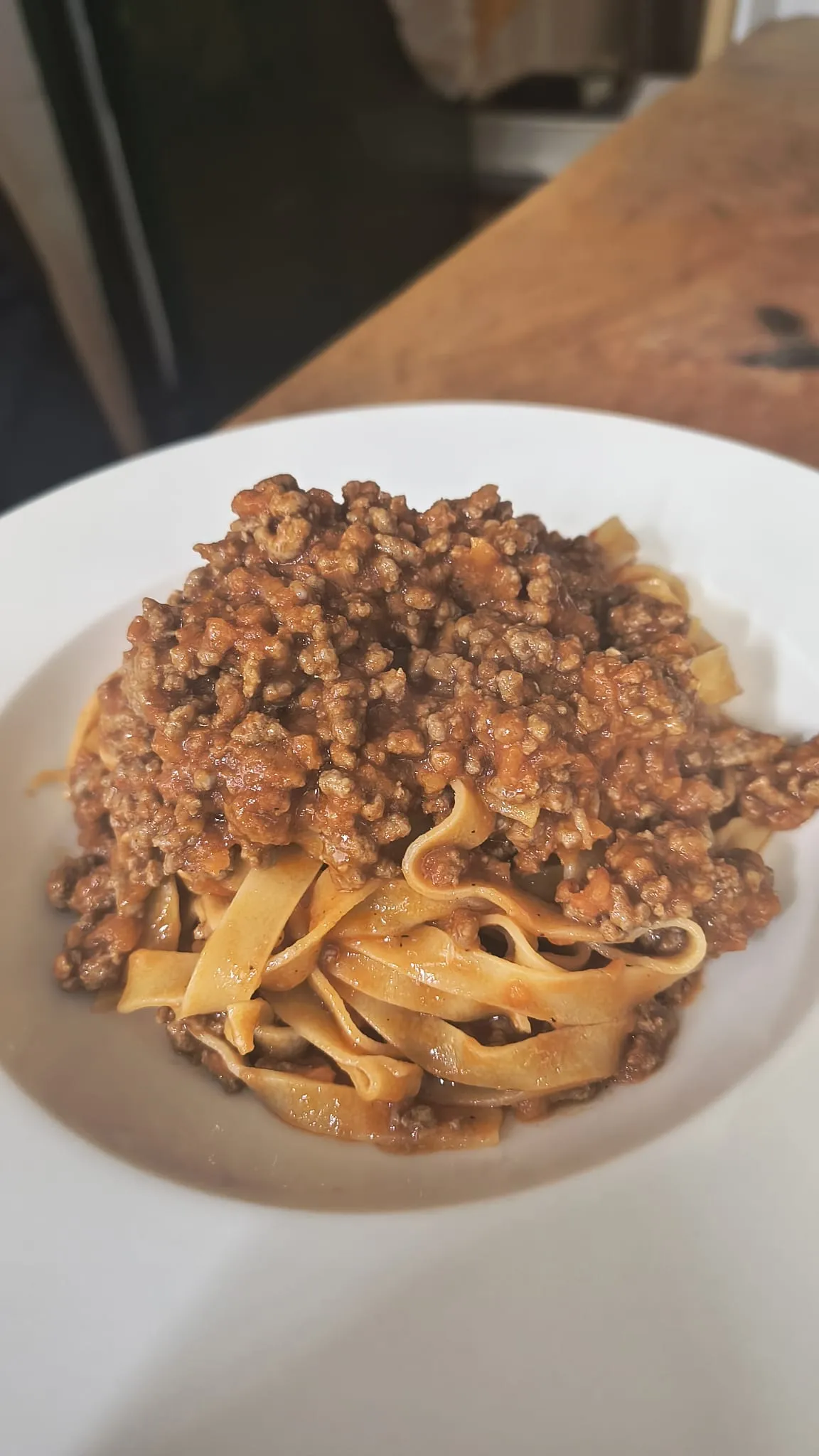 Tagliatelle fresche con un ricco ragù di carne